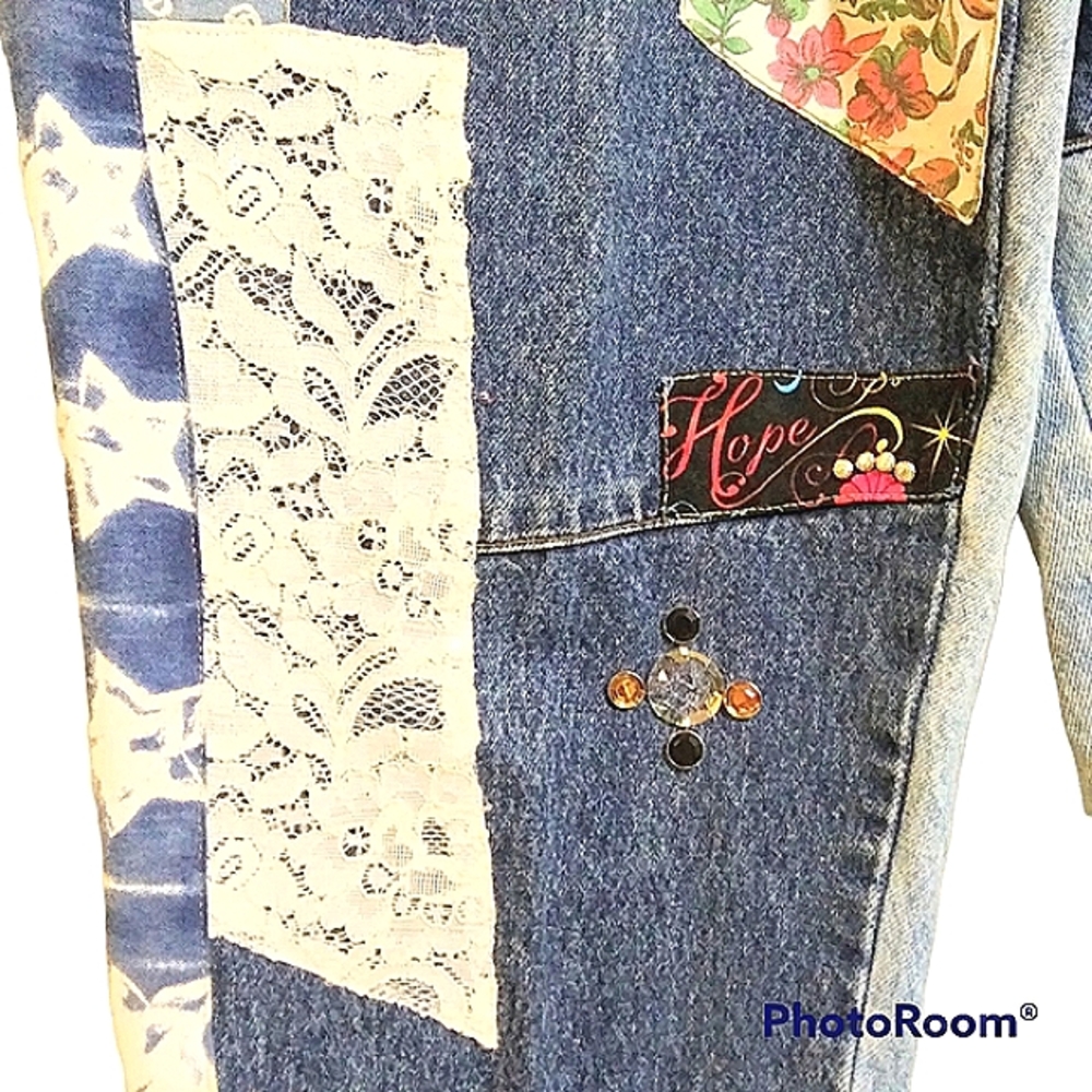 VINTAGE MODA INTL PATCHWORK HIGH RISE TAPERED JEANS - Picture 6 of 13